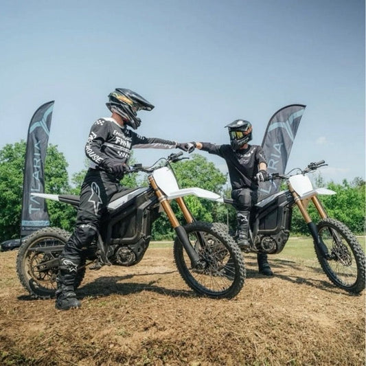 Braucht man 2026 eine Versicherung für E Motorräder? Die komplette Übersicht für Talaria, Surron und E Ride Pro