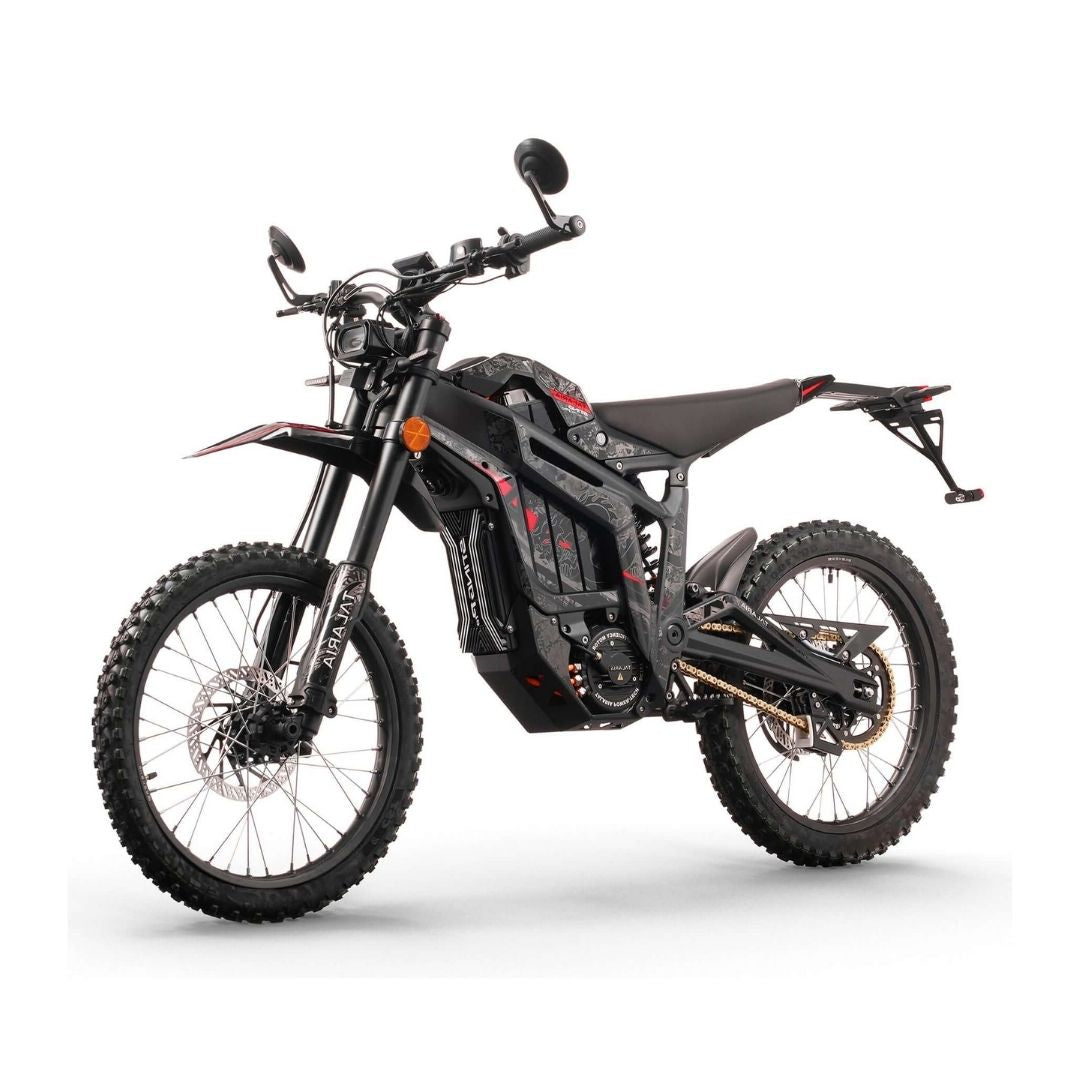 Talaria MX5 Elektro-Crossbike in schwarzer Ausführung, Seitenansicht mit Stollenreifen